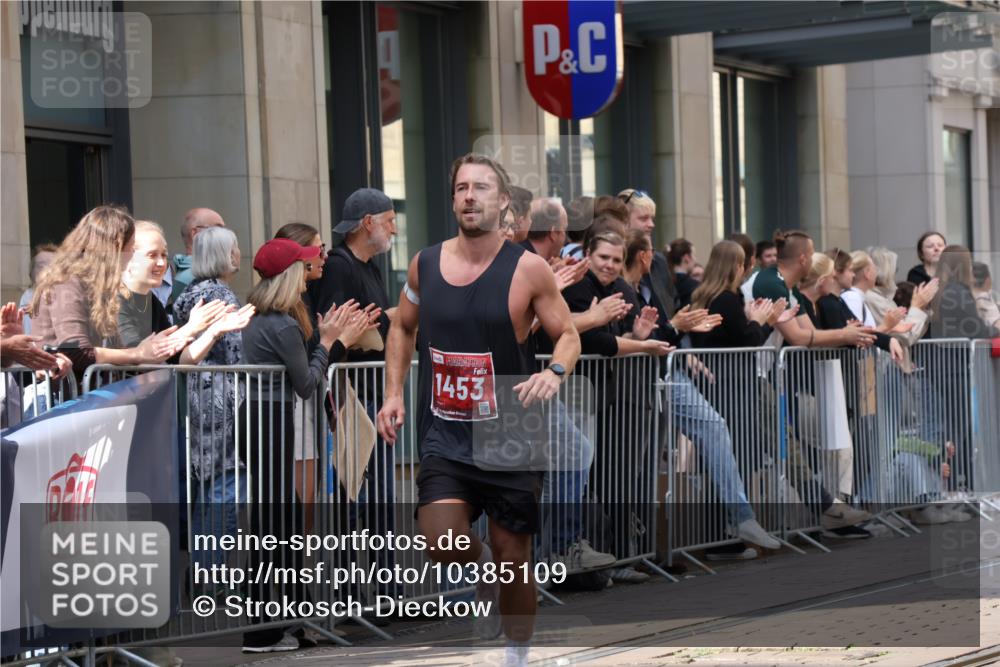 13.09.2026 - 21. swb-Marathon Bremen Strokosch-Dieckow http://msf.ph/oto/10385109 13.09.2026 12:51:16 Ziel 3617, 13033, 858, 1453, 1639 meine-sportfotos.de