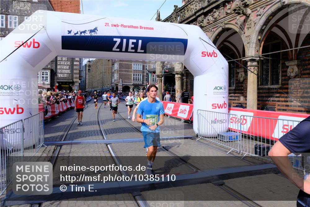 13.09.2026 - 21. swb-Marathon Bremen Tim E. http://msf.ph/oto/10385110 13.09.2026 13:22:55 Ziel 388, 913, 1933, 2402, 2481, 2771, 2806, 3855, 4483, 4697, 6707, 6891, 7586, 8547, 8551, 8694, 9090, 9510 meine-sportfotos.de