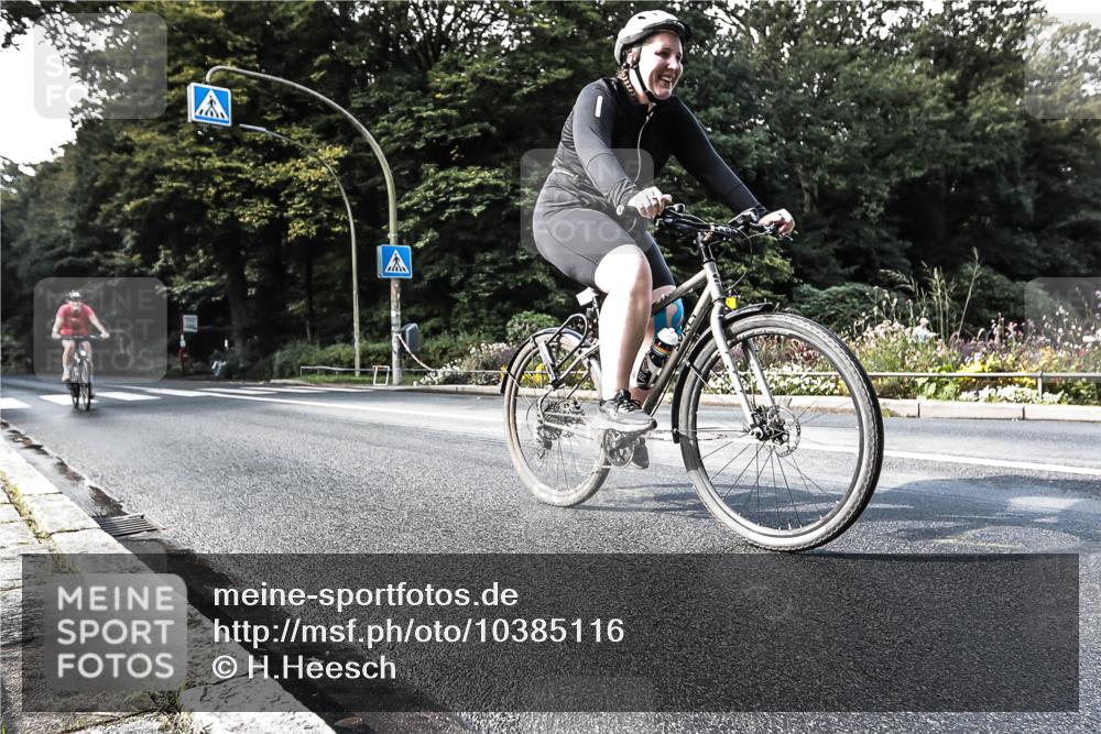 13.09.2026 - Stadtparktriathlon H.Heesch http://msf.ph/oto/10385116 13.09.2026 11:25:21 Radfahren 759, 794 meine-sportfotos.de