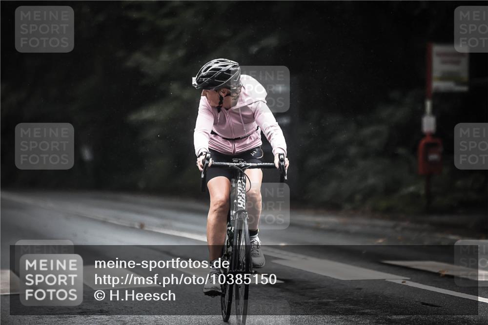 13.09.2026 - Stadtparktriathlon H.Heesch http://msf.ph/oto/10385150 13.09.2026 12:38:14 Radfahren 1123, 1140, 1179 meine-sportfotos.de
