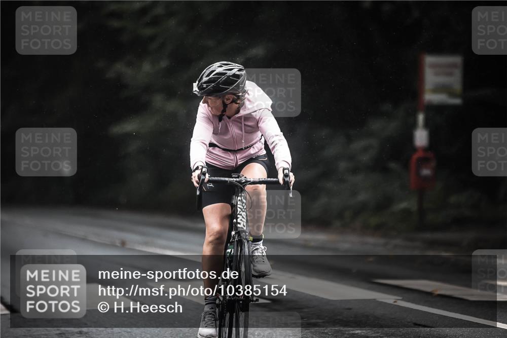 13.09.2026 - Stadtparktriathlon H.Heesch http://msf.ph/oto/10385154 13.09.2026 12:38:14 Radfahren 1123, 1140, 1179 meine-sportfotos.de