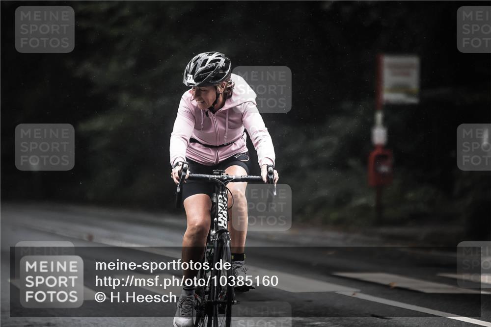 13.09.2026 - Stadtparktriathlon H.Heesch http://msf.ph/oto/10385160 13.09.2026 12:38:14 Radfahren 1123, 1140, 1179 meine-sportfotos.de
