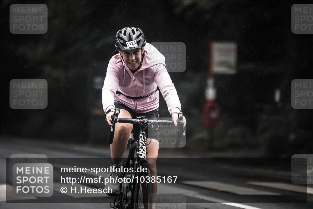 13.09.2026 - Stadtparktriathlon H.Heesch http://msf.ph/oto/10385167 13.09.2026 12:38:14 Radfahren 1123, 1140, 1179 meine-sportfotos.de