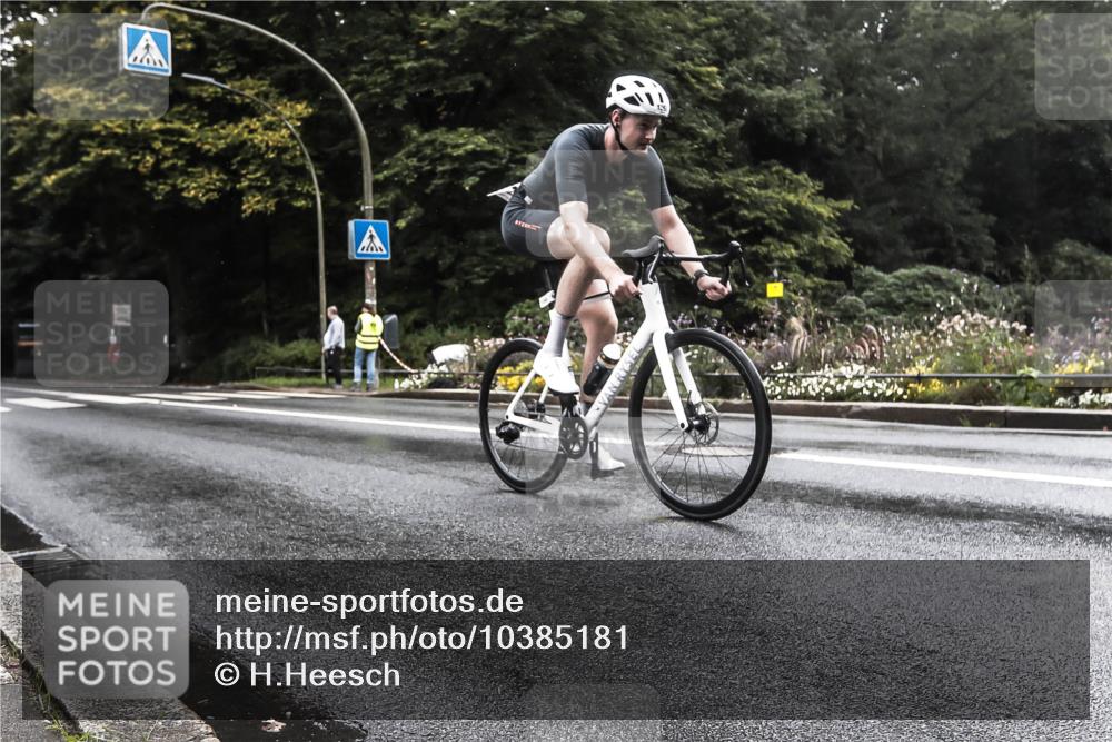 13.09.2026 - Stadtparktriathlon H.Heesch http://msf.ph/oto/10385181 13.09.2026 13:12:42 Radfahren 1218, 1268 meine-sportfotos.de