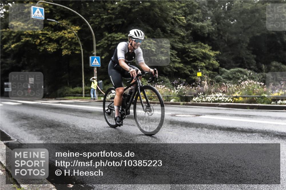 13.09.2026 - Stadtparktriathlon H.Heesch http://msf.ph/oto/10385223 13.09.2026 13:13:22 Radfahren 1377, 1420 meine-sportfotos.de