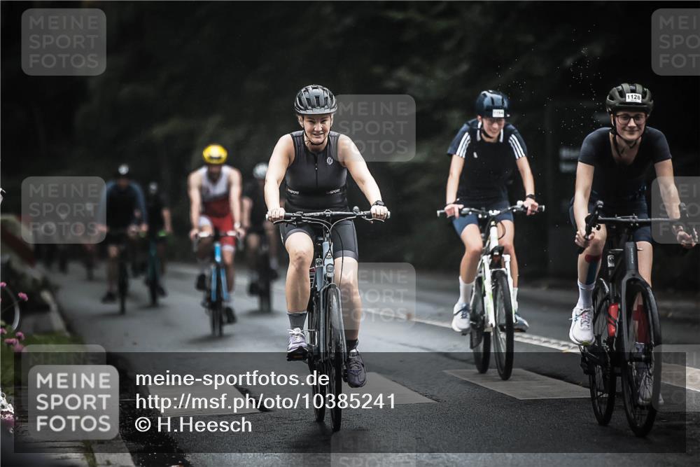 13.09.2026 - Stadtparktriathlon H.Heesch http://msf.ph/oto/10385241 13.09.2026 12:38:25 Radfahren 950, 959, 1097, 1128, 1140, 1164, 1193, 1194, 1204, 1228 meine-sportfotos.de