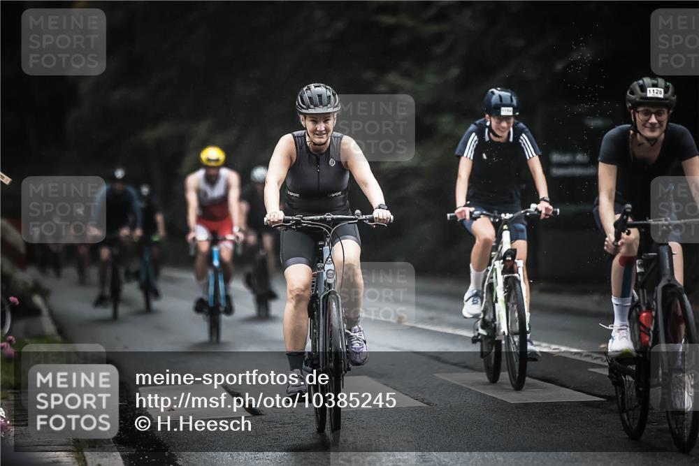 13.09.2026 - Stadtparktriathlon H.Heesch http://msf.ph/oto/10385245 13.09.2026 12:38:25 Radfahren 950, 959, 1097, 1128, 1140, 1164, 1193, 1194, 1204, 1228 meine-sportfotos.de