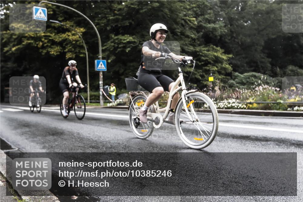 13.09.2026 - Stadtparktriathlon H.Heesch http://msf.ph/oto/10385246 13.09.2026 13:13:36 Radfahren 1082, 1261, 1407 meine-sportfotos.de