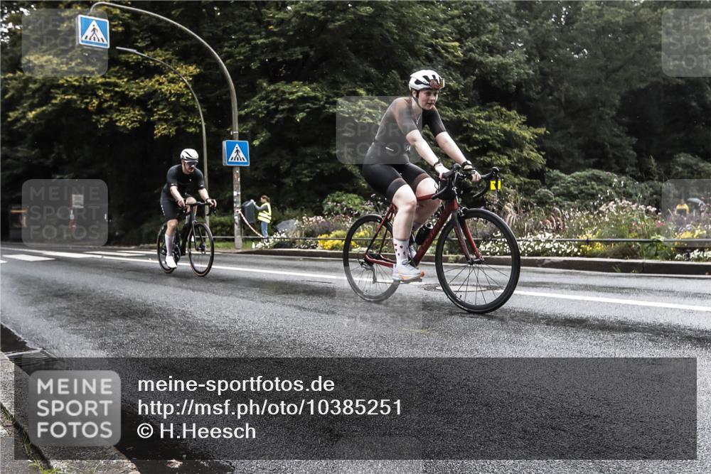13.09.2026 - Stadtparktriathlon H.Heesch http://msf.ph/oto/10385251 13.09.2026 13:13:37 Radfahren 1082, 1261, 1407 meine-sportfotos.de