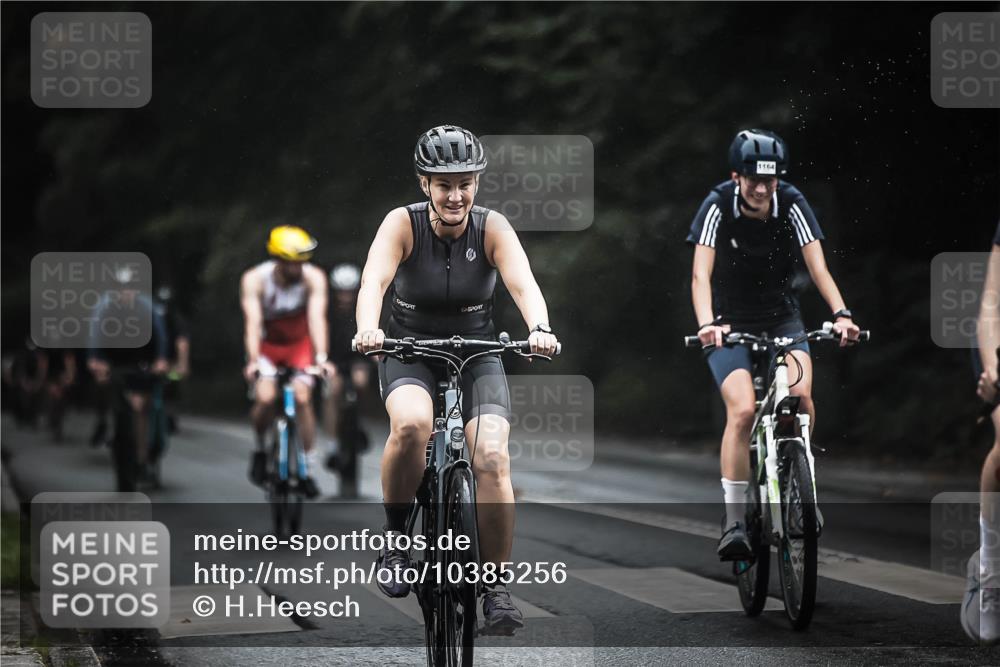 13.09.2026 - Stadtparktriathlon H.Heesch http://msf.ph/oto/10385256 13.09.2026 12:38:25 Radfahren 950, 959, 1097, 1128, 1140, 1164, 1193, 1194, 1204, 1228 meine-sportfotos.de