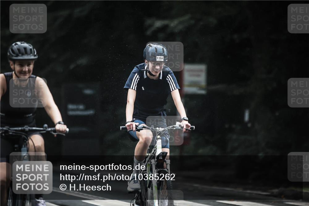 13.09.2026 - Stadtparktriathlon H.Heesch http://msf.ph/oto/10385262 13.09.2026 12:38:26 Radfahren 950, 959, 1097, 1128, 1164, 1193, 1194, 1204, 1228 meine-sportfotos.de