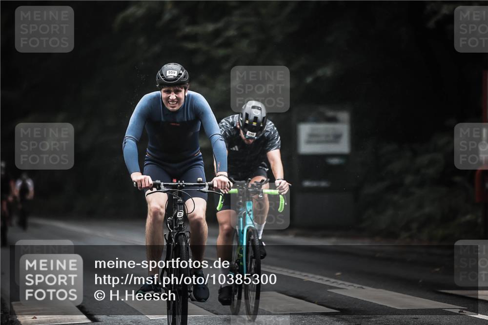 13.09.2026 - Stadtparktriathlon H.Heesch http://msf.ph/oto/10385300 13.09.2026 12:38:29 Radfahren 950, 959, 1097, 1105, 1128, 1164, 1193, 1204, 1282 meine-sportfotos.de