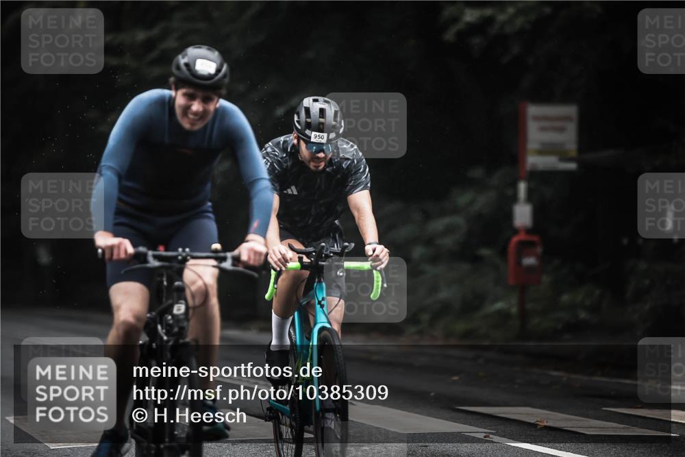 13.09.2026 - Stadtparktriathlon H.Heesch http://msf.ph/oto/10385309 13.09.2026 12:38:29 Radfahren 950, 959, 1097, 1105, 1128, 1164, 1193, 1204, 1282 meine-sportfotos.de