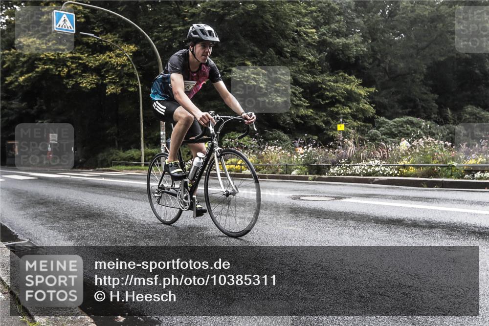13.09.2026 - Stadtparktriathlon H.Heesch http://msf.ph/oto/10385311 13.09.2026 13:14:31 Radfahren 1202, 1341, 1453 meine-sportfotos.de