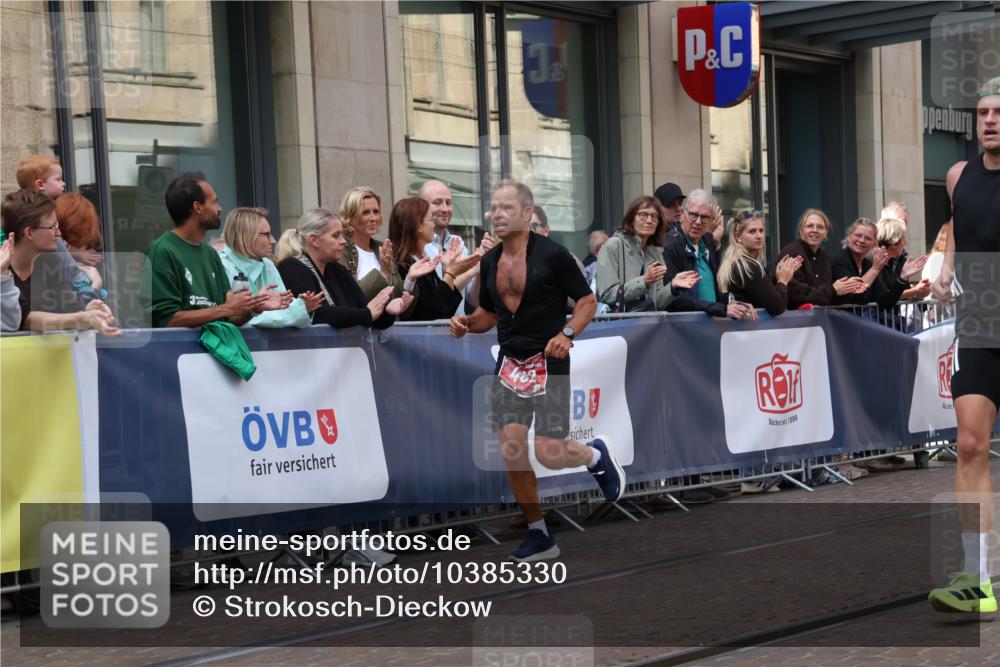 13.09.2026 - 21. swb-Marathon Bremen Strokosch-Dieckow http://msf.ph/oto/10385330 13.09.2026 12:51:59 Ziel 959, 1357, 1507, 482, 943, 1126 meine-sportfotos.de