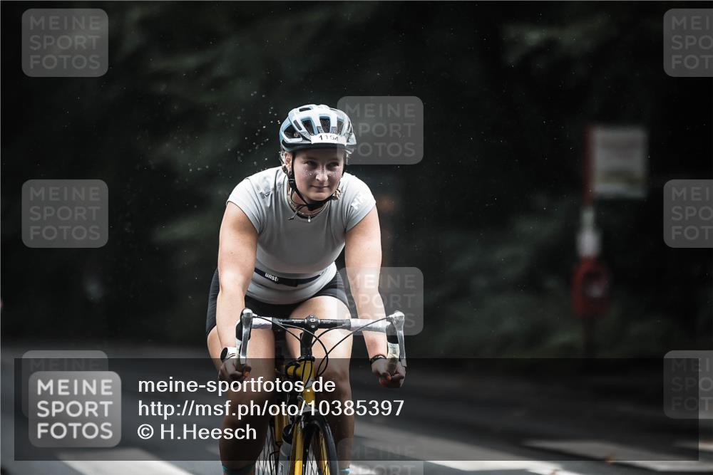 13.09.2026 - Stadtparktriathlon H.Heesch http://msf.ph/oto/10385397 13.09.2026 12:38:43 Radfahren 996, 1091, 1154, 1176 meine-sportfotos.de