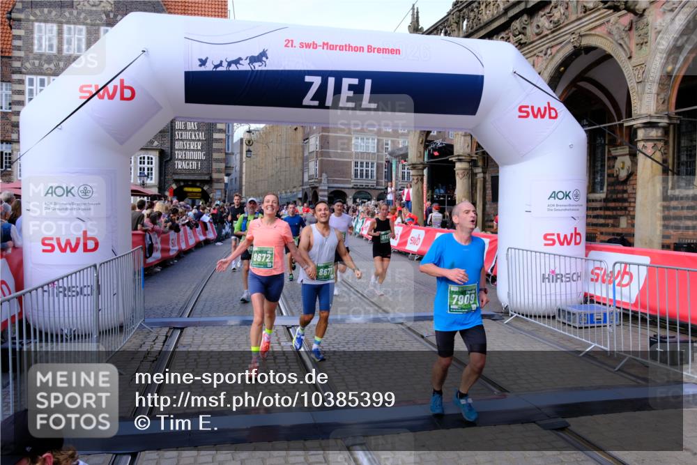 13.09.2026 - 21. swb-Marathon Bremen Tim E. http://msf.ph/oto/10385399 13.09.2026 13:23:22 Ziel 1809, 1900, 1935, 1963, 2367, 2827, 2914, 2961, 3098, 3233, 3374, 3560, 3729, 3920, 5114, 7909, 8231, 8304, 8377, 8646, 8671, 8672, 8732, 8787, 8819, 8820, 9827, 9921 meine-sportfotos.de