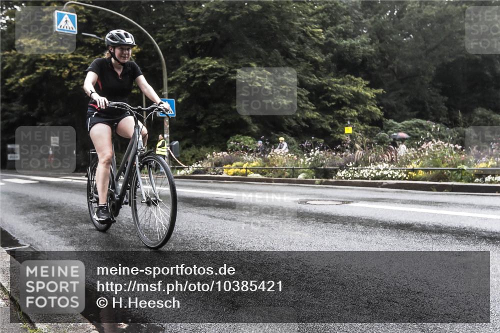 13.09.2026 - Stadtparktriathlon H.Heesch http://msf.ph/oto/10385421 13.09.2026 13:16:08 Radfahren 1258, 1366, 1428, 1452 meine-sportfotos.de