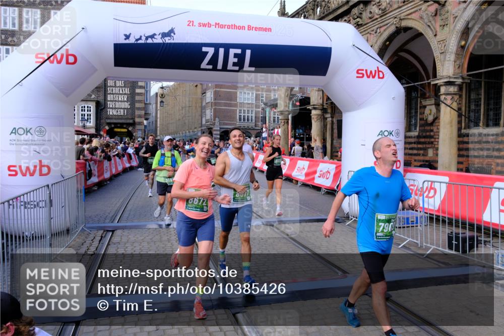 13.09.2026 - 21. swb-Marathon Bremen Tim E. http://msf.ph/oto/10385426 13.09.2026 13:23:23 Ziel 1809, 1900, 1935, 1963, 2306, 2367, 2827, 2914, 2961, 3098, 3233, 3374, 3560, 3729, 3920, 5114, 7909, 8231, 8304, 8377, 8646, 8671, 8672, 8732, 8787, 8819, 8820, 9827, 9921 meine-sportfotos.de