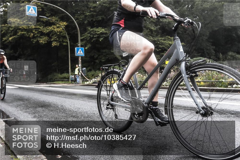 13.09.2026 - Stadtparktriathlon H.Heesch http://msf.ph/oto/10385427 13.09.2026 13:16:09 Radfahren 1258, 1366, 1418, 1428 meine-sportfotos.de