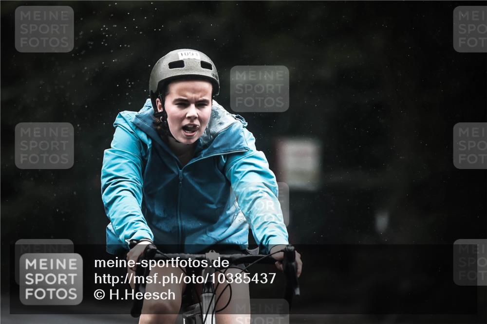 13.09.2026 - Stadtparktriathlon H.Heesch http://msf.ph/oto/10385437 13.09.2026 12:38:46 Radfahren 996, 1091, 1154, 1202, 1299 meine-sportfotos.de