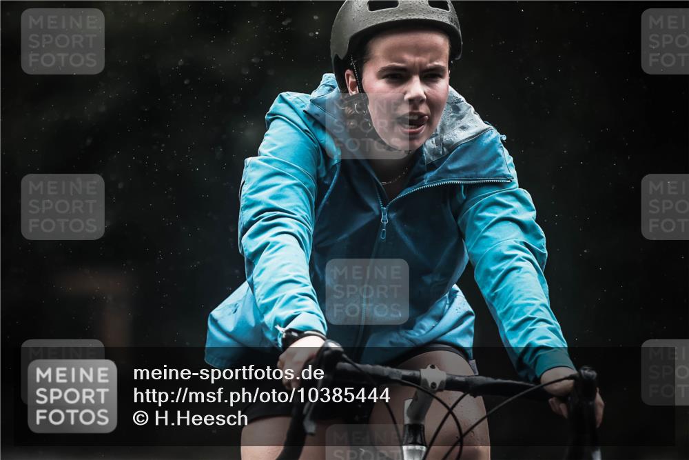 13.09.2026 - Stadtparktriathlon H.Heesch http://msf.ph/oto/10385444 13.09.2026 12:38:46 Radfahren 996, 1091, 1154, 1202, 1299 meine-sportfotos.de