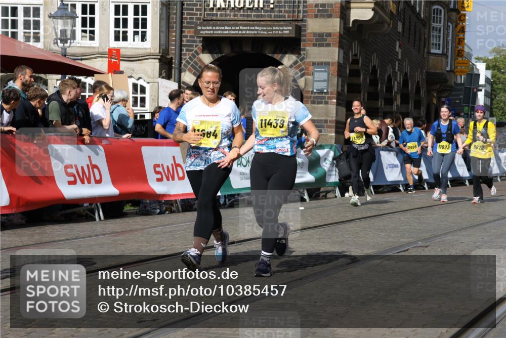 13.09.2026 - 21. swb-Marathon Bremen Strokosch-Dieckow http://msf.ph/oto/10385457 13.09.2026 11:07:17 Ziel 10156, 10360, 10378, 10663, 11066, 11257, 11439, 11684, 12124, 12219, 12249, 10138, 10205, 10488, 10501, 10695, 10748, 11123, 11417, 11767, 11865, 11917, 12020, 12173, 12210, 12266, 12277, 12536 meine-sportfotos.de