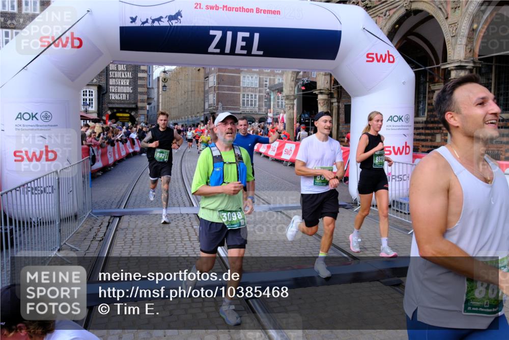 13.09.2026 - 21. swb-Marathon Bremen Tim E. http://msf.ph/oto/10385468 13.09.2026 13:23:24 Ziel 1809, 1900, 1935, 1963, 2306, 2367, 2427, 2827, 2914, 2961, 3098, 3233, 3374, 3560, 3729, 3920, 5114, 7909, 8045, 8231, 8304, 8377, 8671, 8672, 8732, 8787, 8819, 8820, 9827, 9921 meine-sportfotos.de