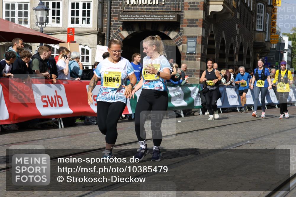 13.09.2026 - 21. swb-Marathon Bremen Strokosch-Dieckow http://msf.ph/oto/10385479 13.09.2026 11:07:17 Ziel 10156, 10360, 10378, 10663, 11066, 11257, 11439, 11684, 12124, 12219, 12249, 10138, 10205, 10488, 10501, 10695, 10748, 11123, 11417, 11767, 11865, 11917, 12020, 12173, 12210, 12266, 12277, 12536 meine-sportfotos.de