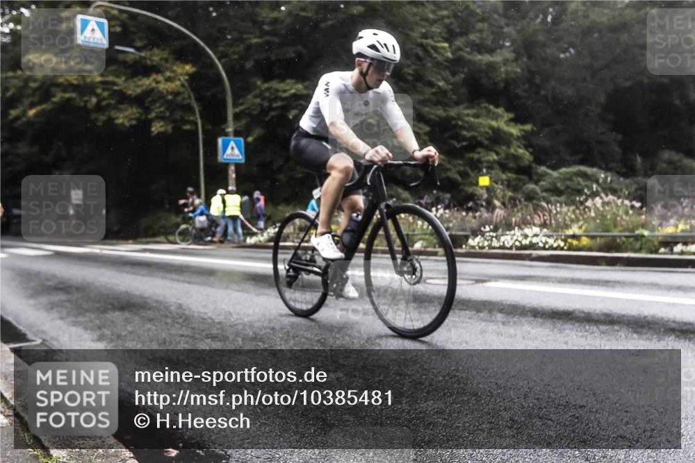 13.09.2026 - Stadtparktriathlon H.Heesch http://msf.ph/oto/10385481 13.09.2026 13:16:29 Radfahren 1292, 1303, 1330, 1447, 1476 meine-sportfotos.de