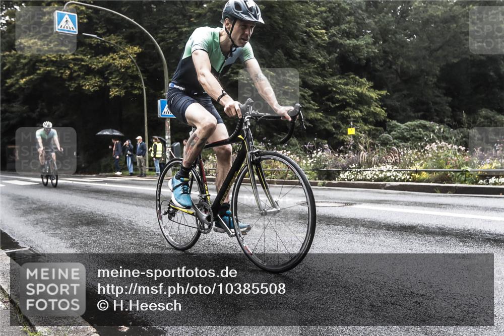 13.09.2026 - Stadtparktriathlon H.Heesch http://msf.ph/oto/10385508 13.09.2026 13:17:17 Radfahren 1239, 1319, 1324, 1422 meine-sportfotos.de