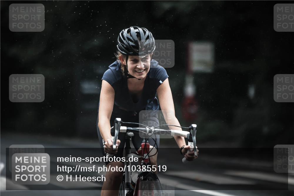 13.09.2026 - Stadtparktriathlon H.Heesch http://msf.ph/oto/10385519 13.09.2026 12:38:54 Radfahren 996, 1109, 1202, 1273, 1299 meine-sportfotos.de