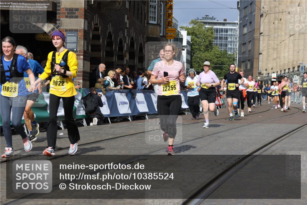 13.09.2026 - 21. swb-Marathon Bremen Strokosch-Dieckow http://msf.ph/oto/10385524 13.09.2026 11:07:21 Ziel 10156, 10360, 10378, 10663, 11100, 11257, 11393, 11439, 11684, 10138, 10279, 10280, 10363, 10364, 10501, 10505, 10695, 10748, 10907, 11417, 11767, 11865, 11899, 12167, 12168, 12210, 12277, 12419 meine-sportfotos.de