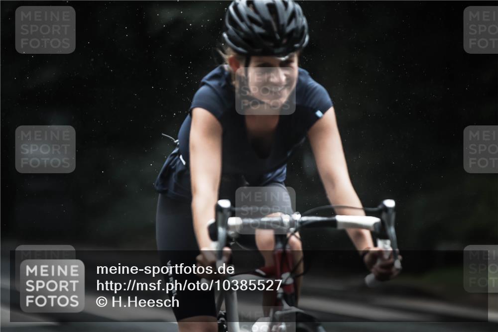 13.09.2026 - Stadtparktriathlon H.Heesch http://msf.ph/oto/10385527 13.09.2026 12:38:55 Radfahren 1109, 1202, 1273, 1299 meine-sportfotos.de