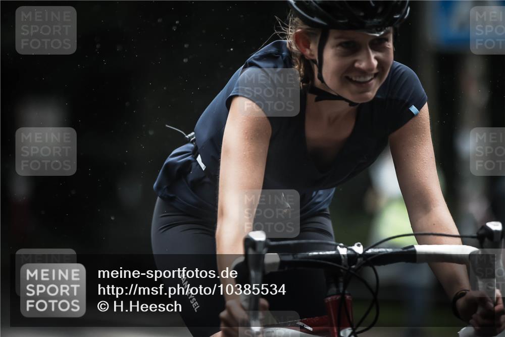 13.09.2026 - Stadtparktriathlon H.Heesch http://msf.ph/oto/10385534 13.09.2026 12:38:55 Radfahren 1109, 1202, 1273, 1299 meine-sportfotos.de