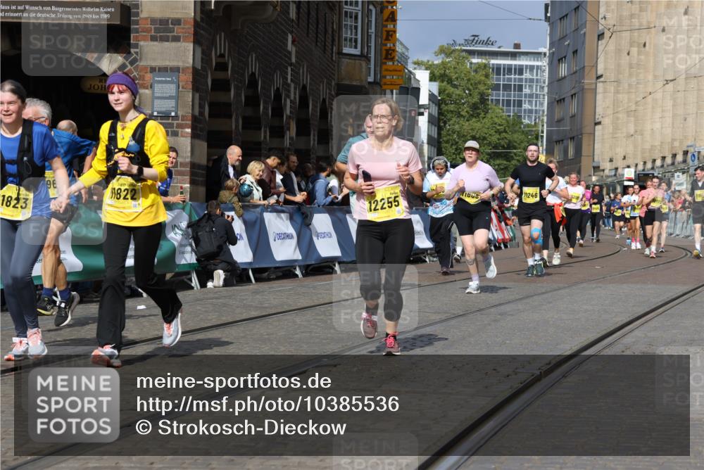 13.09.2026 - 21. swb-Marathon Bremen Strokosch-Dieckow http://msf.ph/oto/10385536 13.09.2026 11:07:21 Ziel 10156, 10360, 10378, 10663, 11100, 11257, 11393, 11439, 11684, 10138, 10279, 10280, 10363, 10364, 10501, 10505, 10695, 10748, 10907, 11417, 11767, 11865, 11899, 12167, 12168, 12210, 12277, 12419 meine-sportfotos.de