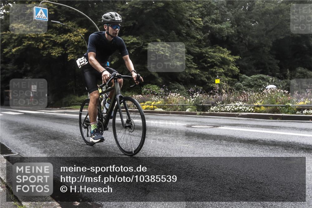 13.09.2026 - Stadtparktriathlon H.Heesch http://msf.ph/oto/10385539 13.09.2026 13:17:44 Radfahren 1231, 1375, 1389, 1427 meine-sportfotos.de