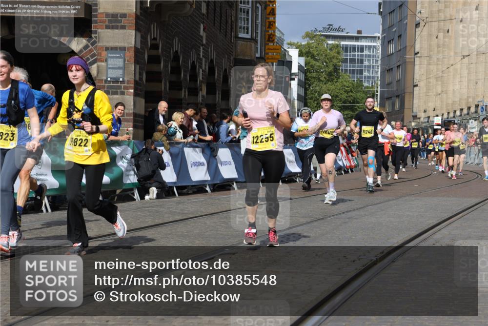 13.09.2026 - 21. swb-Marathon Bremen Strokosch-Dieckow http://msf.ph/oto/10385548 13.09.2026 11:07:21 Ziel 10156, 10360, 10378, 10663, 11100, 11257, 11393, 11439, 11684, 10138, 10279, 10280, 10363, 10364, 10501, 10505, 10695, 10748, 10907, 11417, 11767, 11865, 11899, 12167, 12168, 12210, 12277, 12419 meine-sportfotos.de