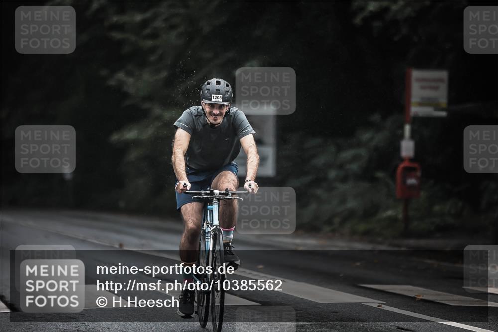 13.09.2026 - Stadtparktriathlon H.Heesch http://msf.ph/oto/10385562 13.09.2026 12:39:03 Radfahren 1111, 1208, 1250 meine-sportfotos.de