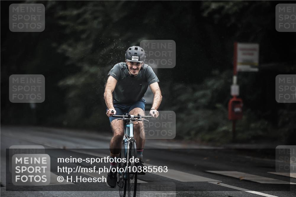 13.09.2026 - Stadtparktriathlon H.Heesch http://msf.ph/oto/10385563 13.09.2026 12:39:03 Radfahren 1111, 1208, 1250 meine-sportfotos.de