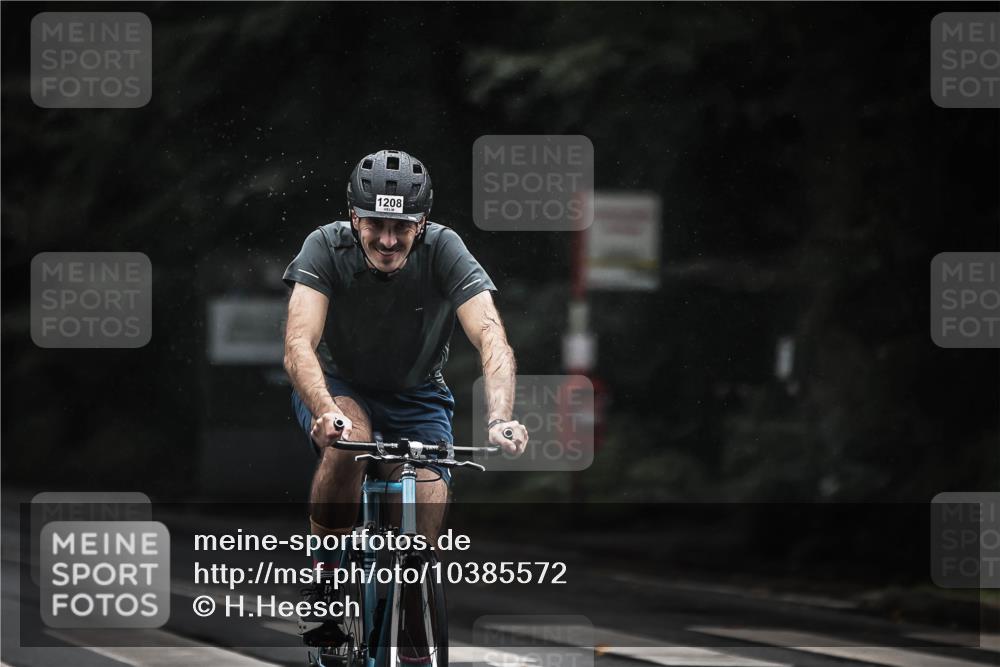 13.09.2026 - Stadtparktriathlon H.Heesch http://msf.ph/oto/10385572 13.09.2026 12:39:03 Radfahren 1111, 1208, 1250 meine-sportfotos.de