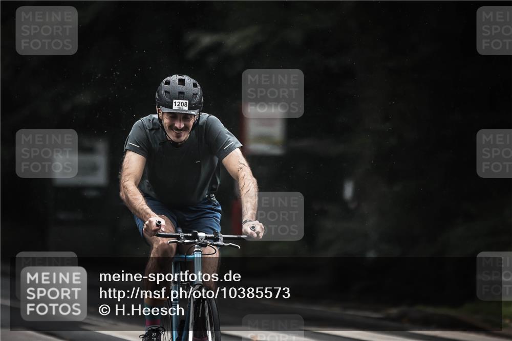 13.09.2026 - Stadtparktriathlon H.Heesch http://msf.ph/oto/10385573 13.09.2026 12:39:04 Radfahren 1111, 1208, 1250 meine-sportfotos.de