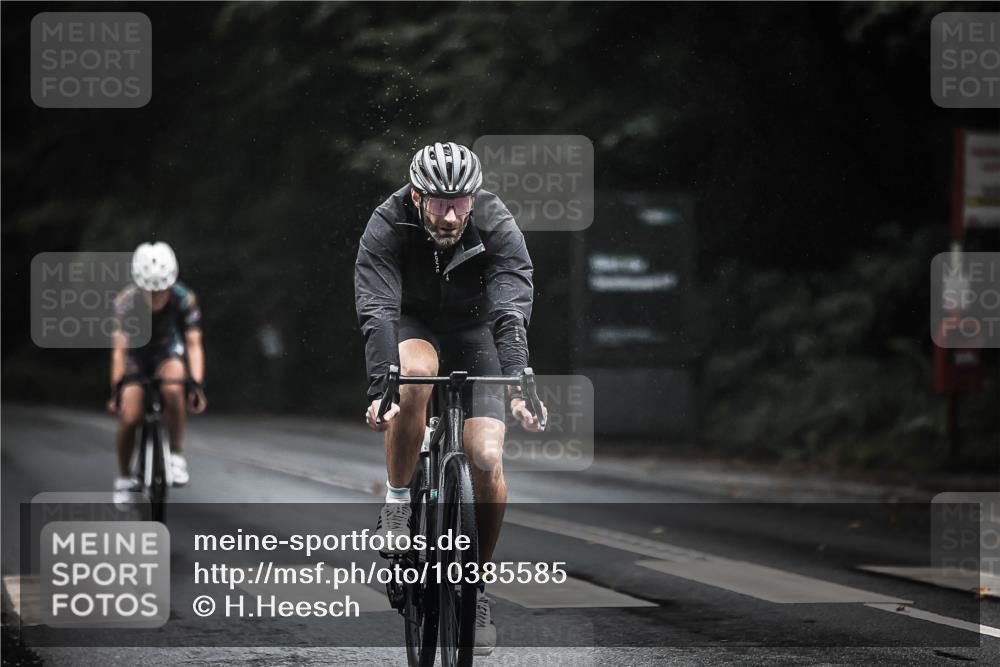 13.09.2026 - Stadtparktriathlon H.Heesch http://msf.ph/oto/10385585 13.09.2026 12:39:08 Radfahren 1111, 1208, 1250 meine-sportfotos.de