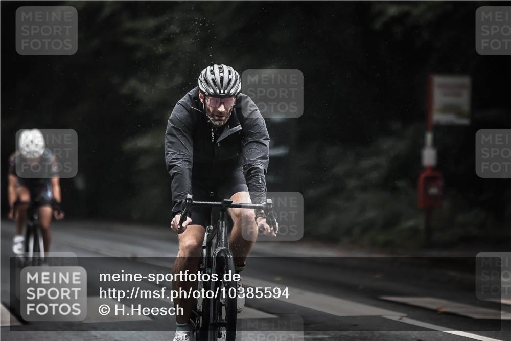 13.09.2026 - Stadtparktriathlon H.Heesch http://msf.ph/oto/10385594 13.09.2026 12:39:09 Radfahren 1111, 1208, 1250 meine-sportfotos.de