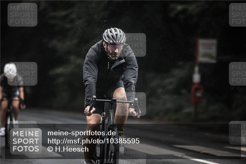 13.09.2026 - Stadtparktriathlon H.Heesch http://msf.ph/oto/10385595 13.09.2026 12:39:09 Radfahren 1111, 1208, 1250 meine-sportfotos.de