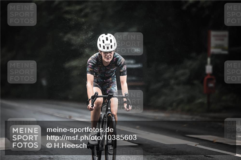 13.09.2026 - Stadtparktriathlon H.Heesch http://msf.ph/oto/10385603 13.09.2026 12:39:10 Radfahren 969, 1111, 1250 meine-sportfotos.de
