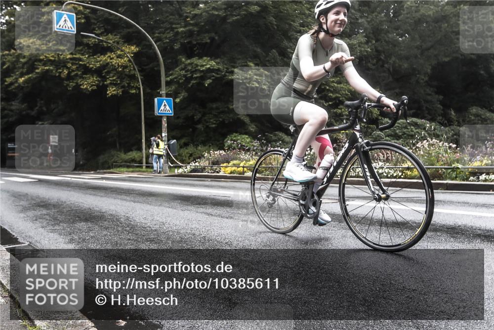13.09.2026 - Stadtparktriathlon H.Heesch http://msf.ph/oto/10385611 13.09.2026 13:18:17 Radfahren 1329, 1397, 1417, 1443 meine-sportfotos.de