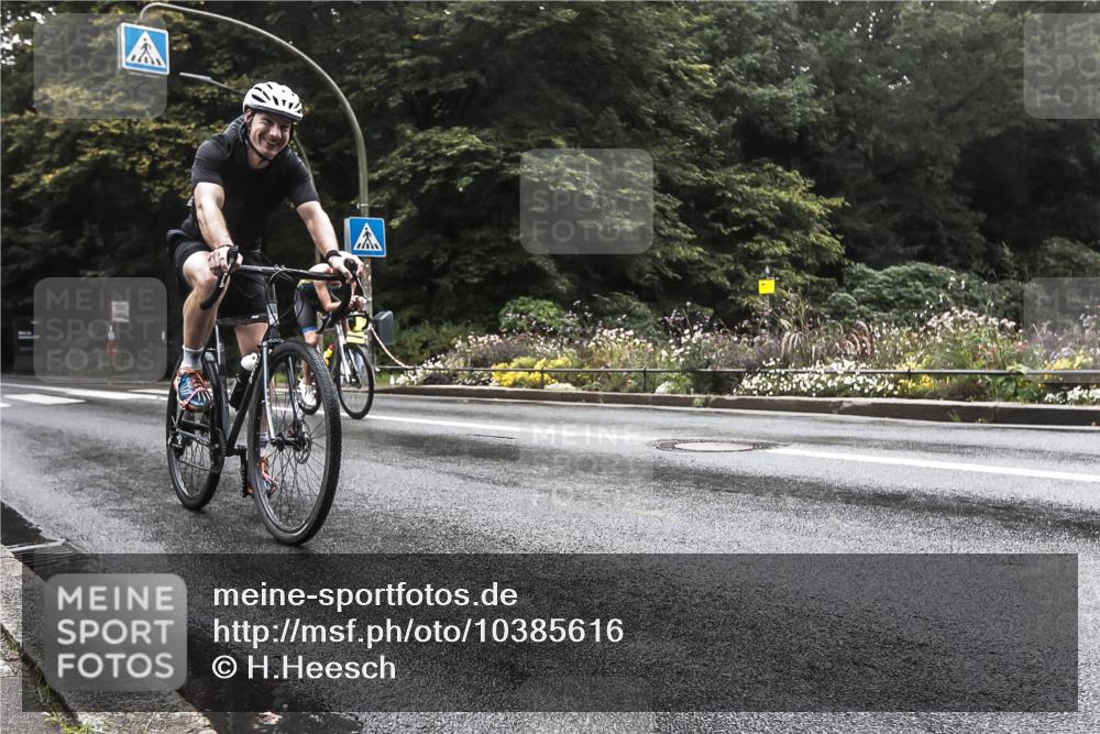 13.09.2026 - Stadtparktriathlon H.Heesch http://msf.ph/oto/10385616 13.09.2026 13:18:18 Radfahren 1329, 1397, 1417, 1443 meine-sportfotos.de