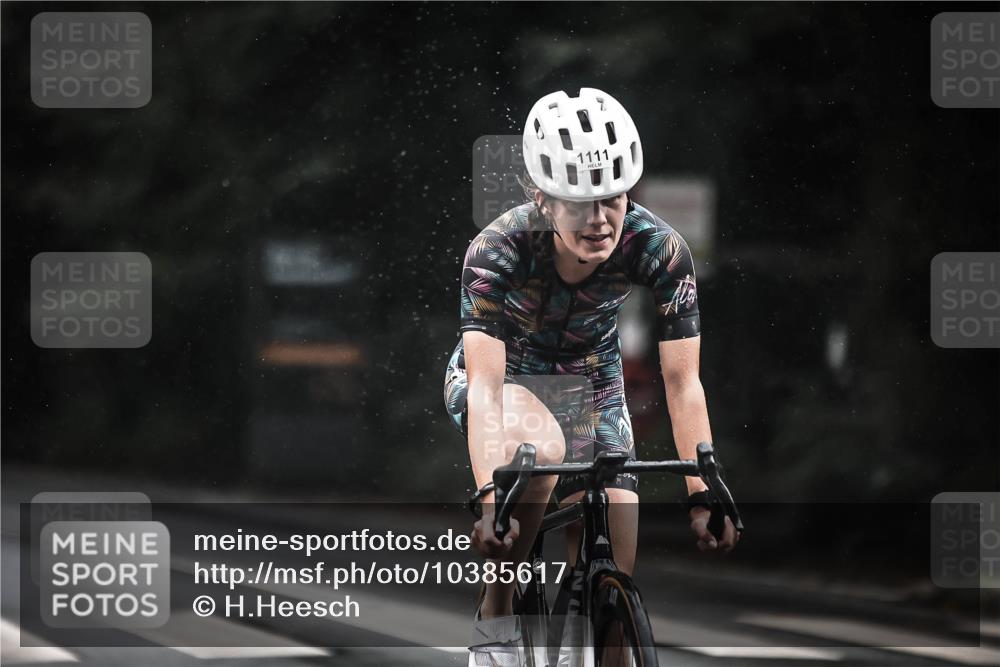 13.09.2026 - Stadtparktriathlon H.Heesch http://msf.ph/oto/10385617 13.09.2026 12:39:10 Radfahren 969, 1111, 1250 meine-sportfotos.de
