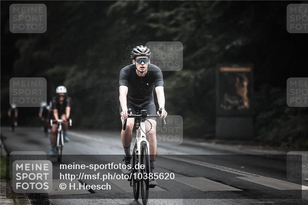 13.09.2026 - Stadtparktriathlon H.Heesch http://msf.ph/oto/10385620 13.09.2026 12:39:16 Radfahren 969, 1114, 1156, 1189 meine-sportfotos.de